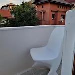 Cozy Near Center