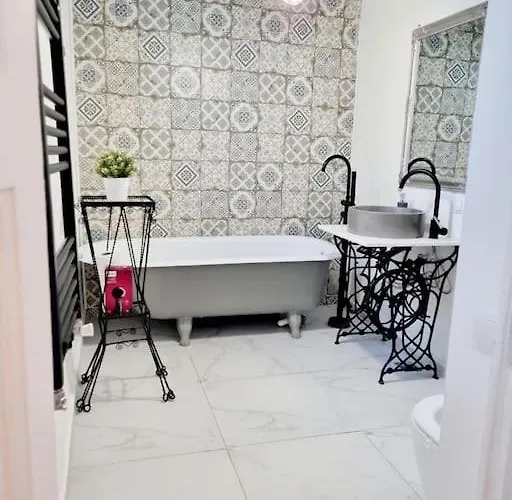 Cozy Near Center 부쿠레슈티