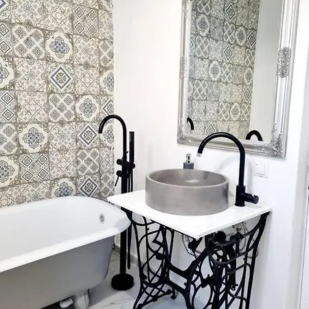 Apartment Cozy Near Center *