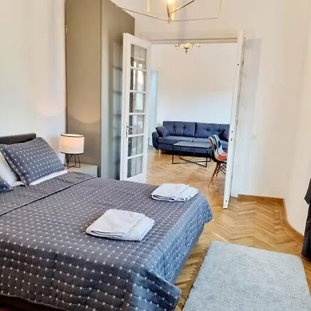 Cozy Near Center Apartment