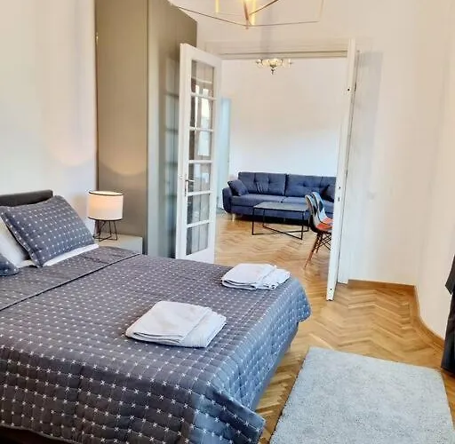 Cozy Near Center Apartment