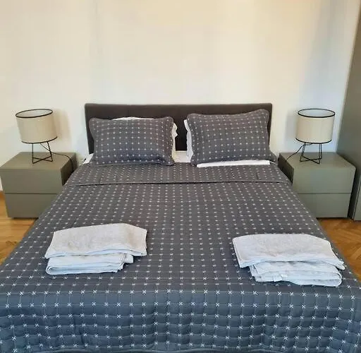 Cozy Near Center Apartamento *