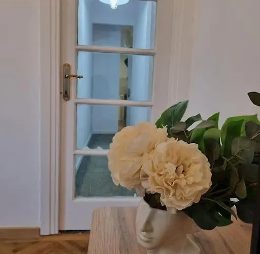 Cozy Near Center Apartment