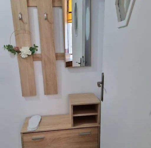 Cozy Near Center * 布加勒斯特